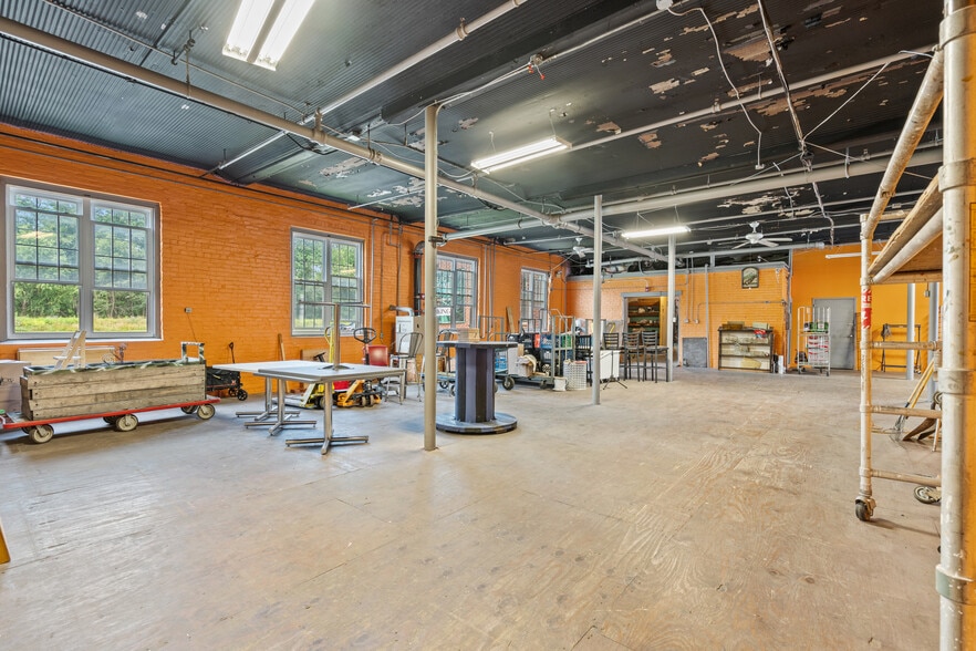 More Photos Of 500 Bridge St, Weissport Restaurant For Sale