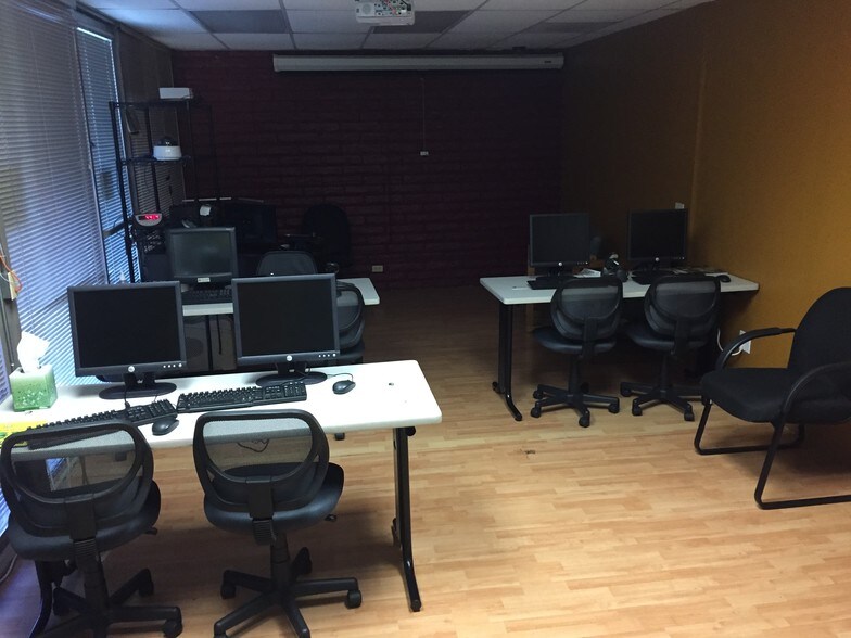 More Photos Of 1051 E Wardlow Rd, Long Beach Office For Lease