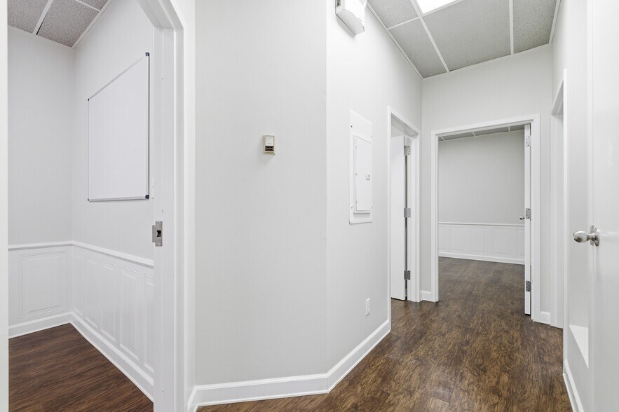 More Photos Of 104-176 Cude Ln, Madison Medical For Lease