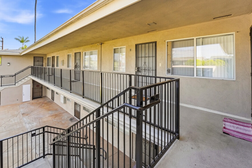 More Photos Of 1184 W Casa Grande Ave, Anaheim Apartments For Sale