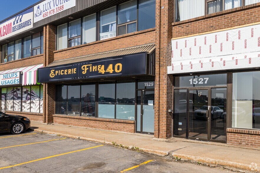 More Photos Of 1501-1569 Aut Desserte N, Laval Warehouse For Lease