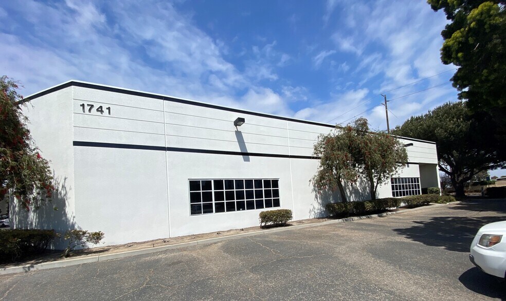 More Photos Of 1741 Fiske Pl, Oxnard Warehouse For Sale