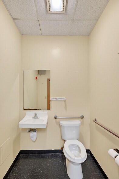 More Photos Of 3910 Princess Place Dr, Wilmington Daycare Center For Lease