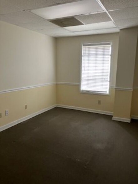 More Photos Of 6094 Coca Cola Blvd, Columbus Flex For Lease