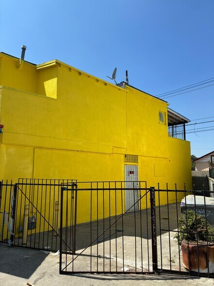More Photos Of 10111 Long Beach Blvd, Lynwood Freestanding For Lease