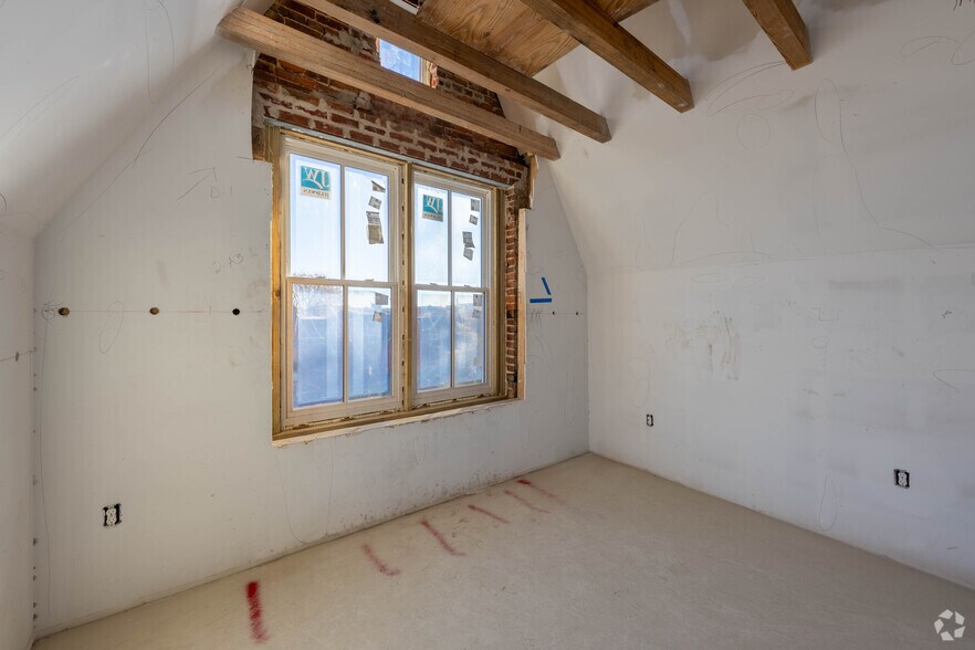 More Photos Of 421 T St NW, Washington Apartments For Sale