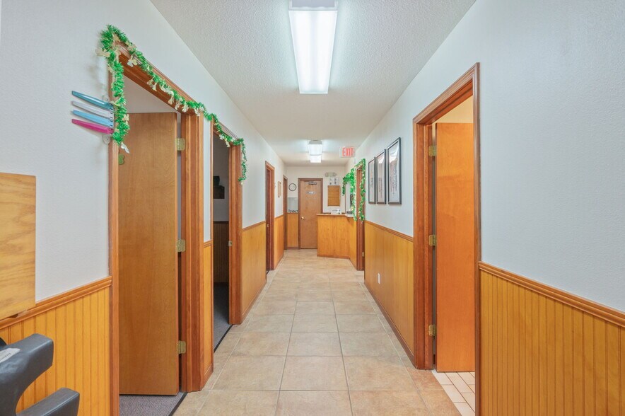 More Photos Of 1078 S Ferdon Blvd, Crestview Medical For Sale