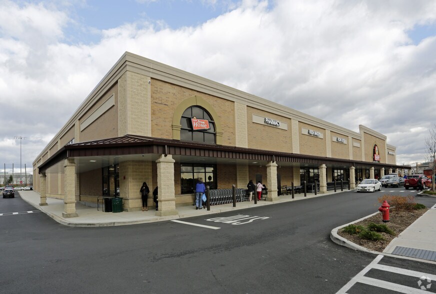 More Photos Of 204-234 Springfield Ave, Newark Unknown For Lease