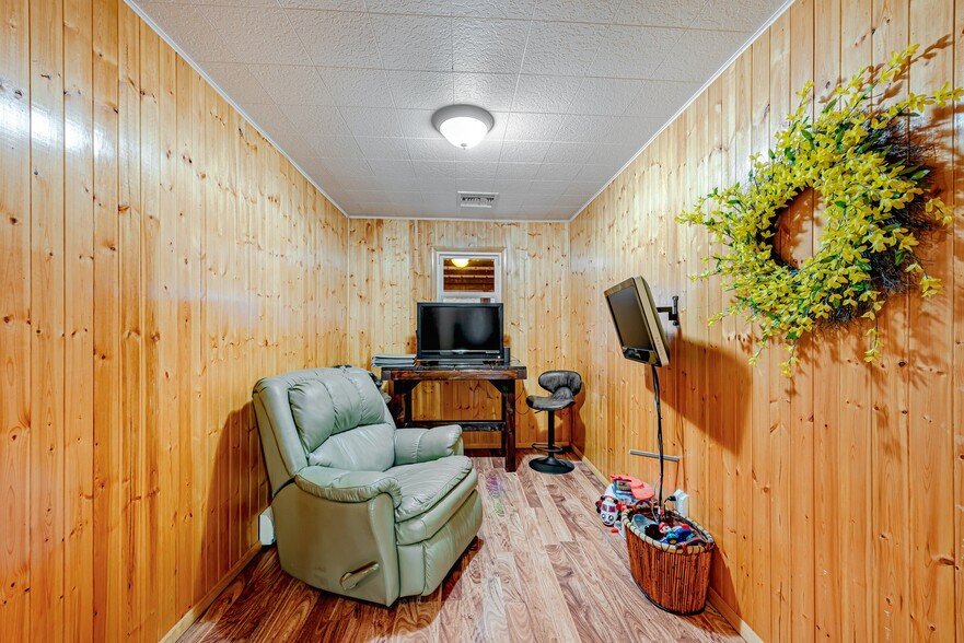 More Photos Of 175 Mount Joy Rd, Mount Pleasant Industrial For Sale