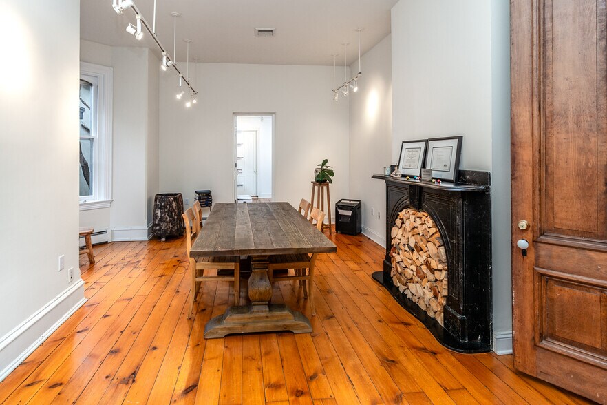 More Photos Of 24 N Main St, Lambertville Office For Sale