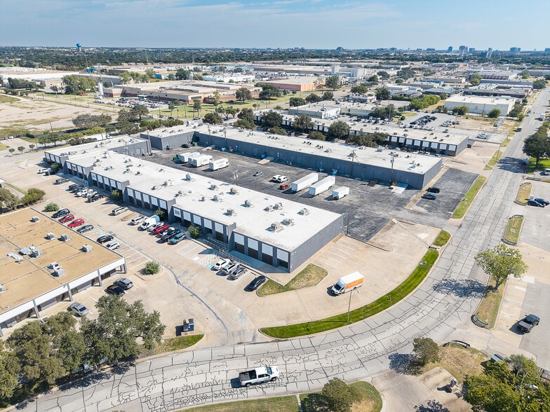 More Photos Of 3212-3214 Belt Line Rd, Farmers Branch Unknown For Lease