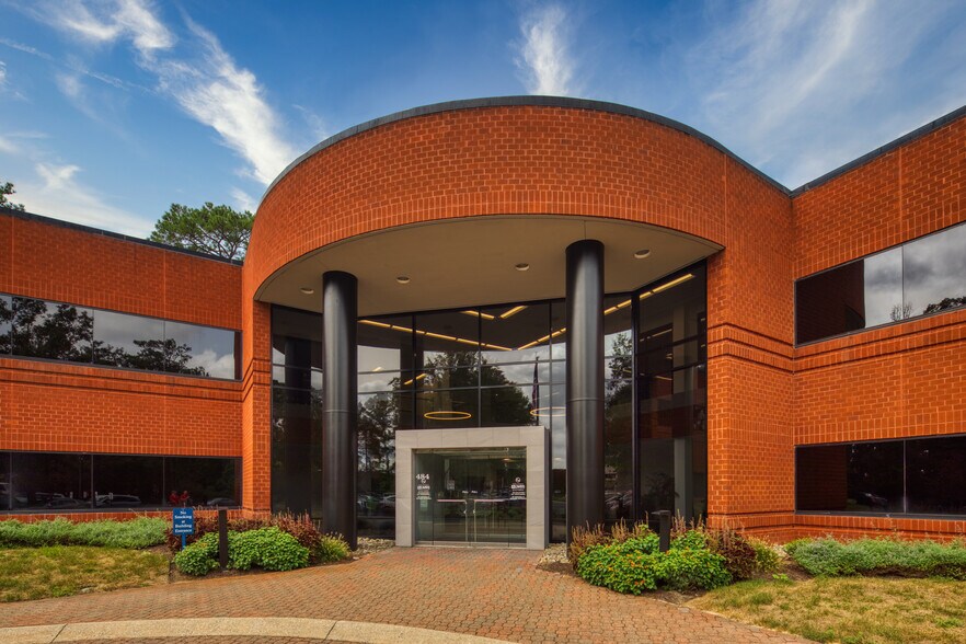 484 Viking Dr, Virginia Beach, VA 23452 Office