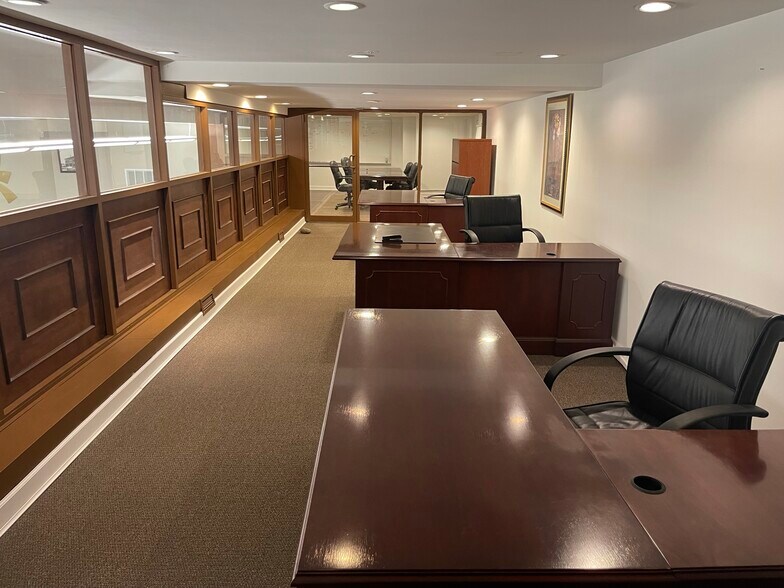 More Photos Of 107 W Michigan Ave, Kalamazoo Office For Lease