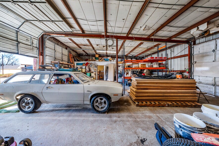 More Photos Of 719 E Moore Ave, Terrell Warehouse For Sale