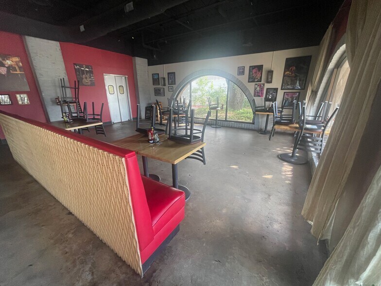 More Photos Of 4323 S Interstate 35, Austin Restaurant For Sale