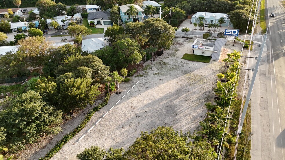 More Photos Of 106309 Overseas Hwy, Key Largo Auto Dealership For Lease