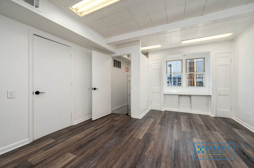 More Photos Of 6 Dock St, Annapolis Storefront Retail Office For Lease