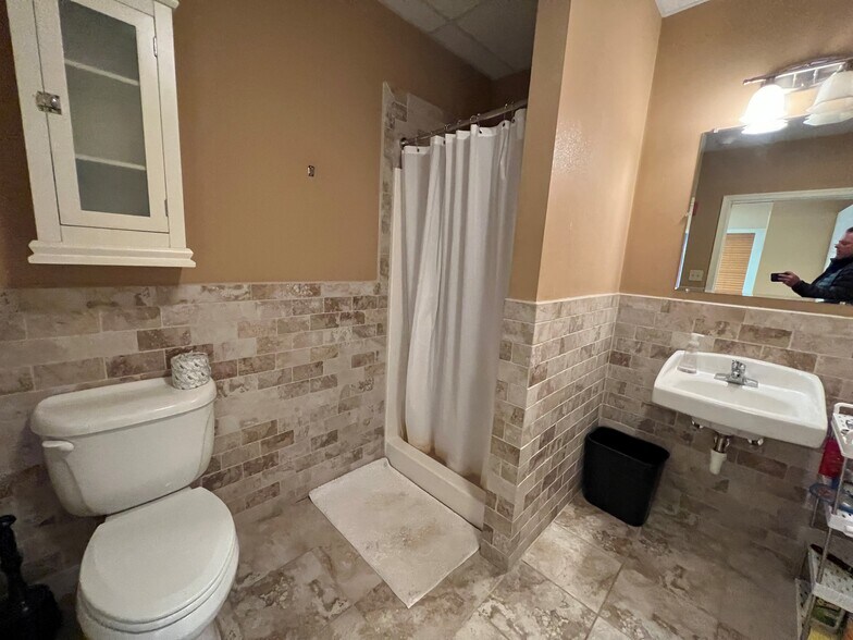 More Photos Of 6069 Kellers Church Rd, Pipersville Office For Sale