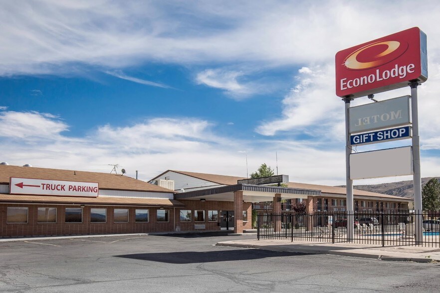 More Photos Of 1225 S State St, Salina Hotel For Sale