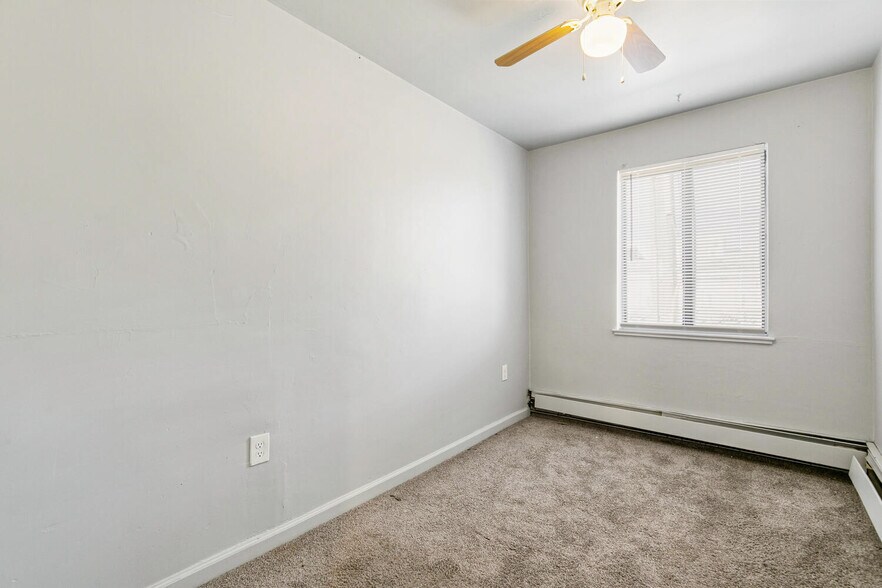 More Photos Of 1467 Joliet St, Aurora Apartments For Sale
