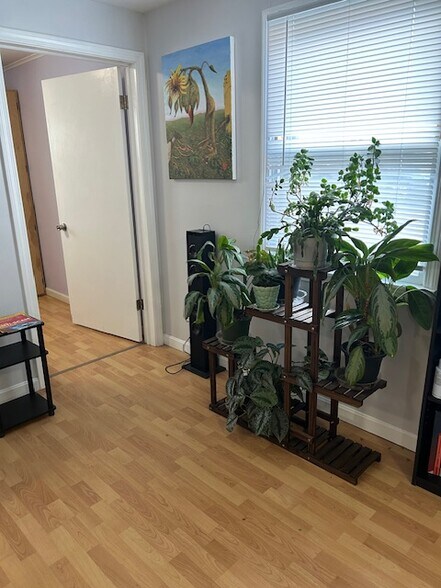 More Photos Of 15-19 Pray St, Amherst Storefront Retail Office For Lease