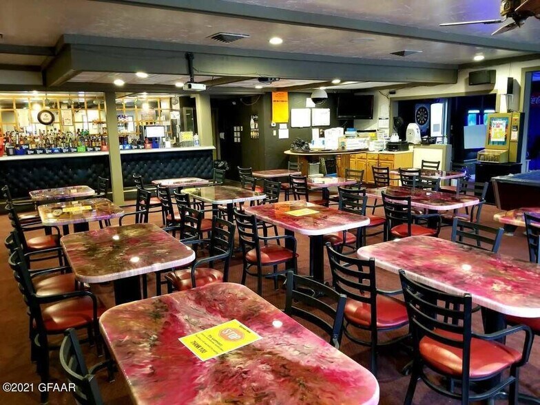 More Photos Of 502 S Division Ave, Cavalier Hotel For Sale