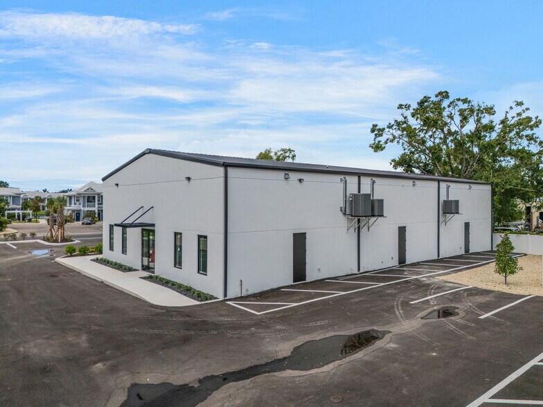 More Photos Of 124 Houle Ave, Sarasota Unknown For Lease