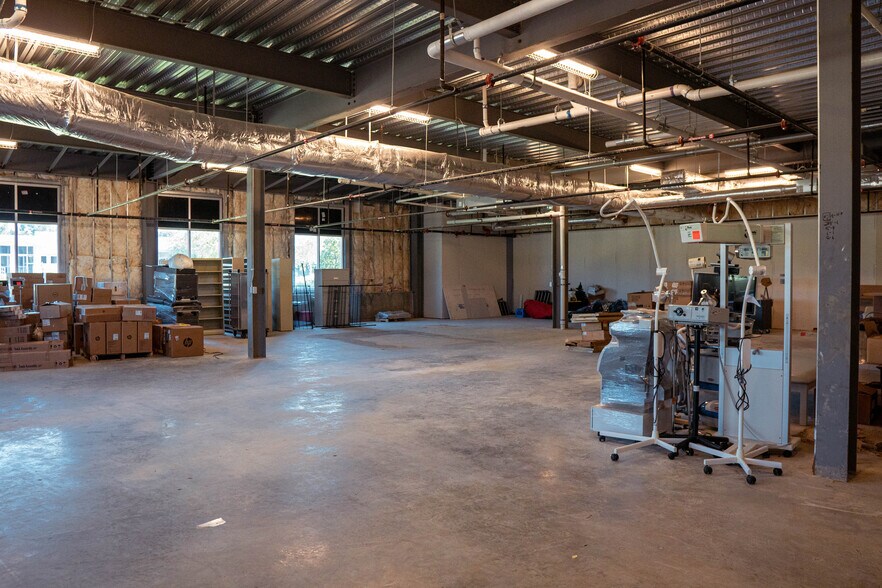 More Photos Of 163 River Oaks Dr, Canton Medical For Lease