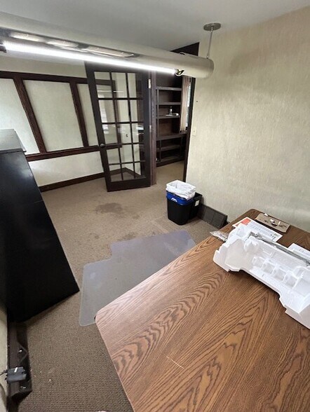 More Photos Of 519 E Genesee St, Fayetteville Office For Sale