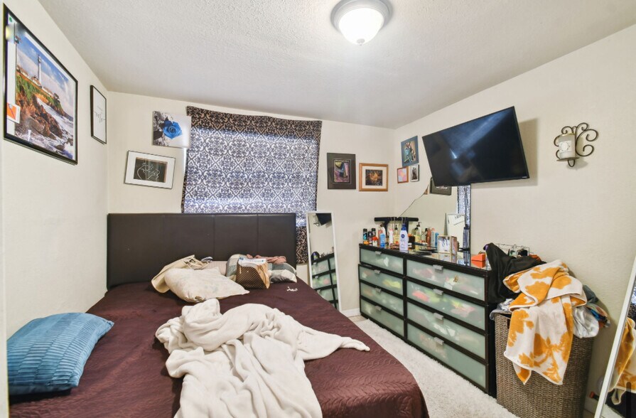 More Photos Of 4507-4517 E Giddens Ave, Tampa Multifamily For Sale