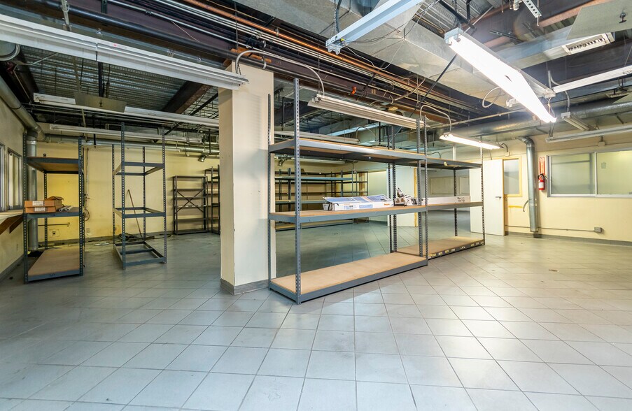 More Photos Of 425 N Varney St, Burbank Manufacturing For Lease