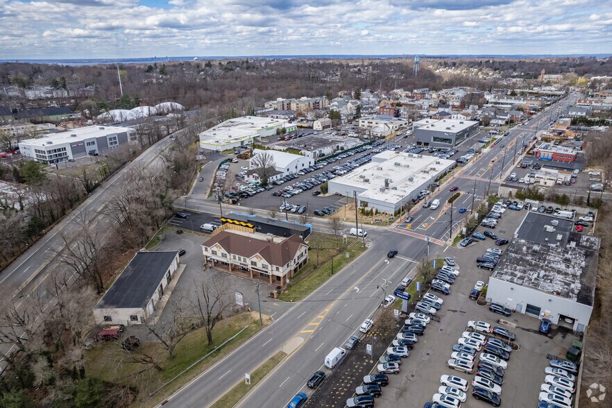 More Photos Of 72-74 Cedar Swamp Rd, Glen Cove Storefront Retail Office For Sale