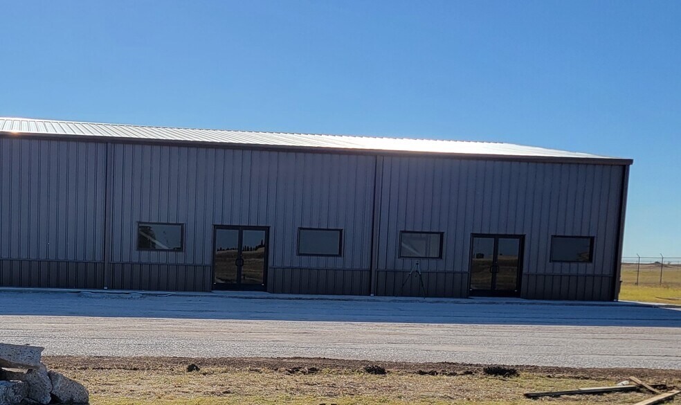 Primary Photo Of 302 Commercial Loop, Elgin Flex For Lease