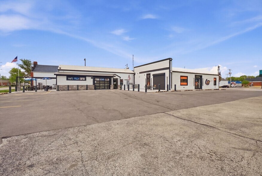 More Photos Of 116-118 S Water St, Wilmington Storefront Retail Office For Sale