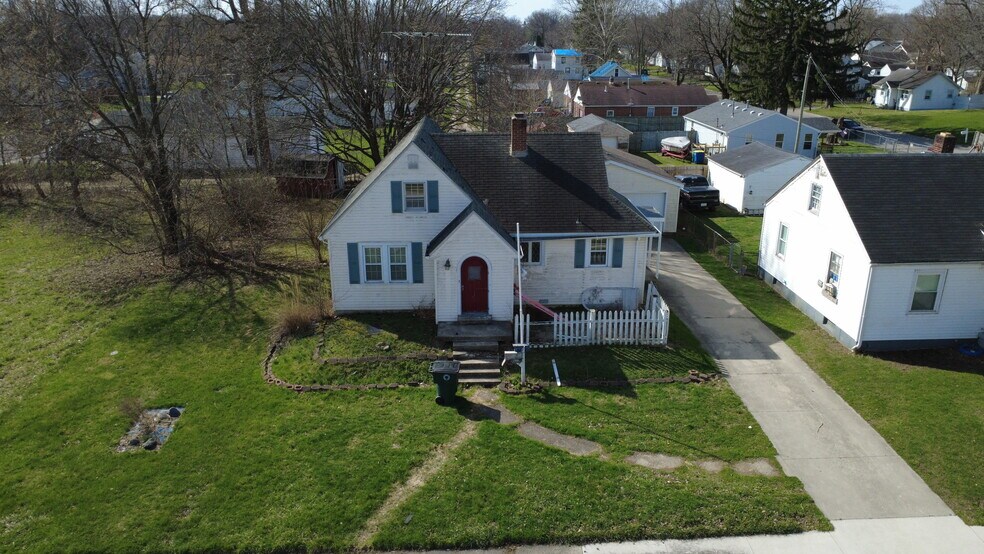 More Photos Of 3401 E Memorial Dr, Muncie Storefront For Sale