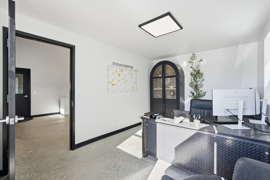 More Photos Of 6580 Lake Rd, Windsor Warehouse For Sale