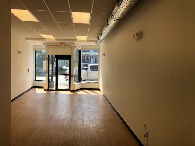 More Photos Of 293 Belmont St, Belmont Storefront Retail Office For Lease