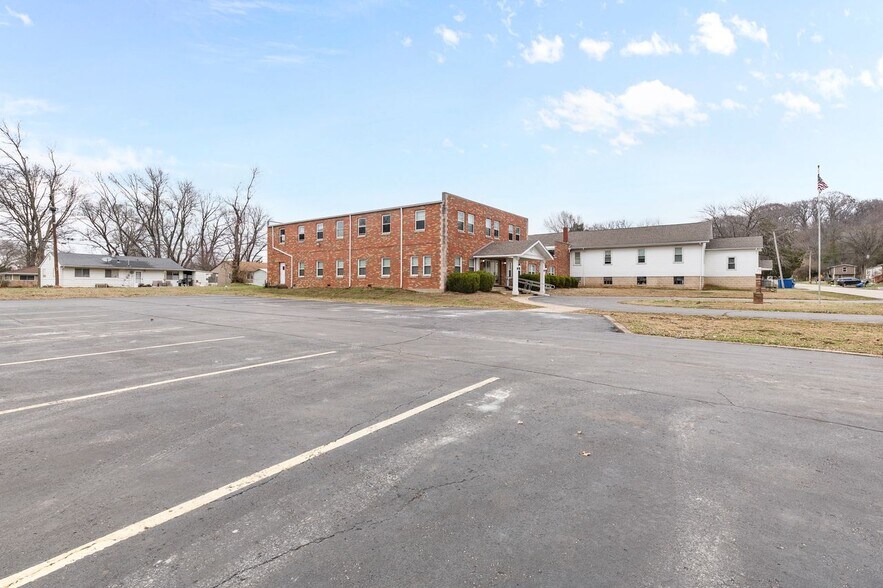 Primary Photo Of 8861 Botanical Ave, Caseyville Specialty For Sale
