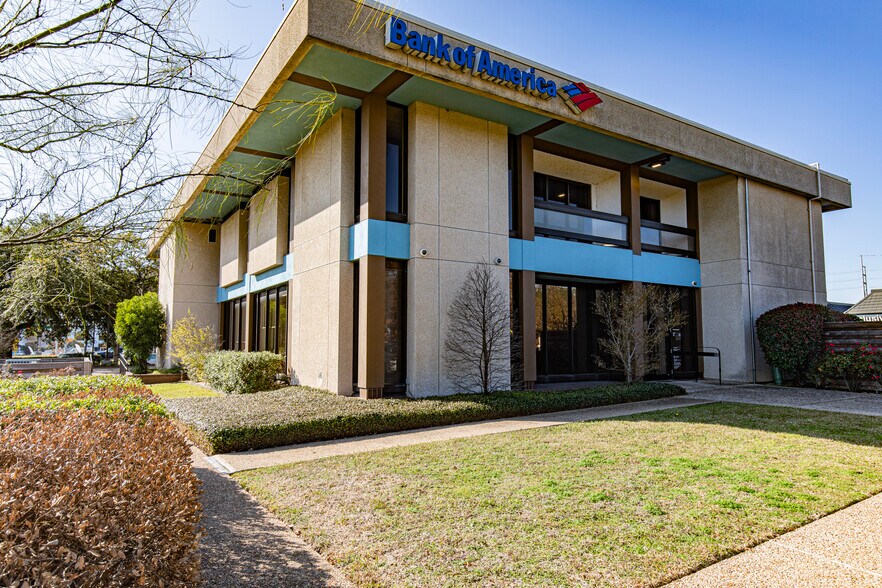More Photos Of 7900 Shoal Creek Blvd, Austin General Retail For Sale