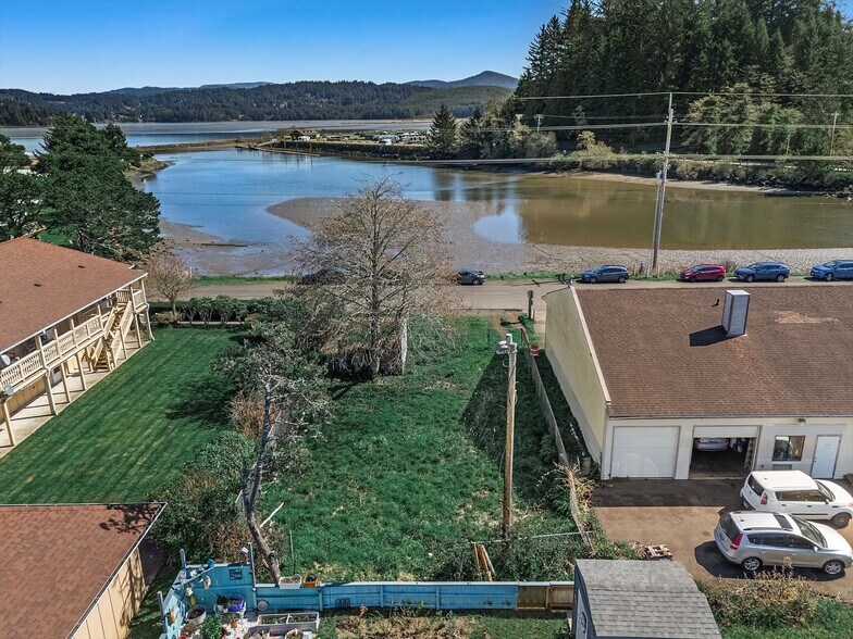 More Photos Of 840 NE Mill St, Waldport Land For Sale
