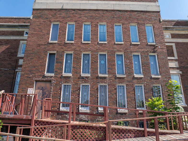 More Photos Of 401 E Broadway St, Muskogee Lodge Meeting Hall For Sale