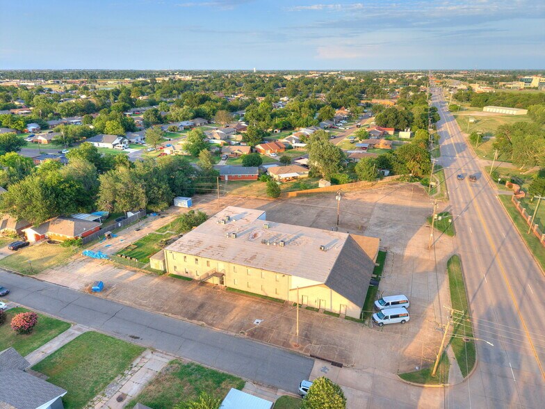 Primary Photo Of 809 SW 4th St, Moore Religious Facility For Sale