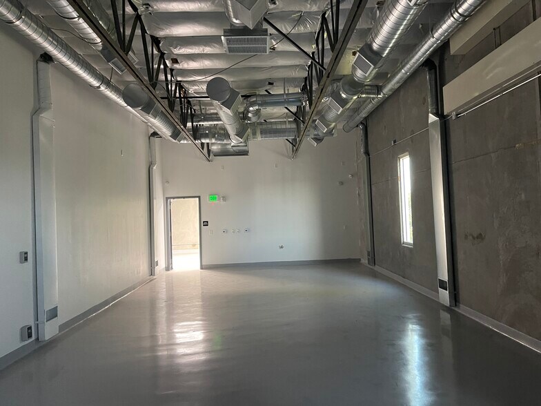 More Photos Of 2909 Tech Center Dr, Santa Ana Warehouse For Sale
