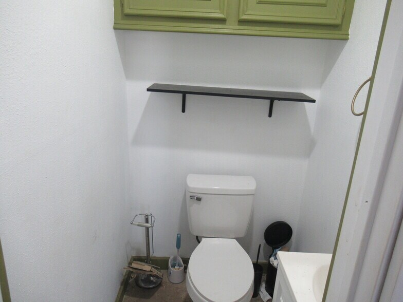 More Photos Of 26205 FM 2978, Magnolia Light Distribution For Sale
