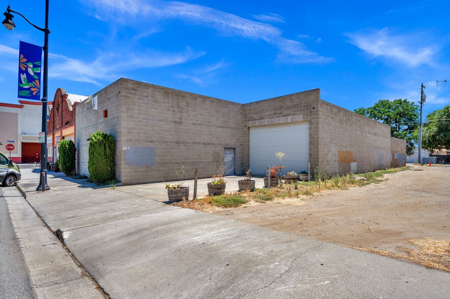 More Photos Of 201 E St, Lemoore Auto Repair For Sale