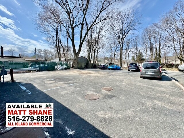 More Photos Of 410 Lake Ave, Saint James Freestanding For Sale