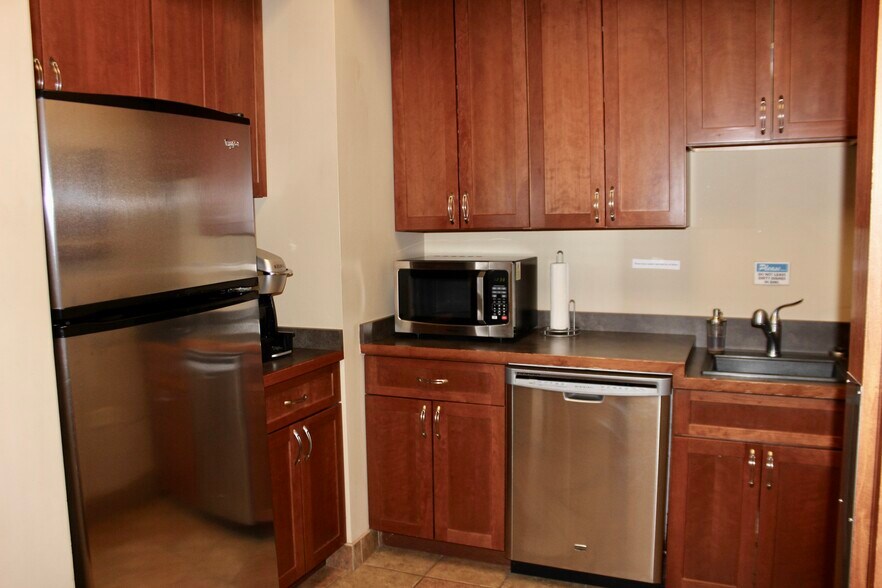 More Photos Of 3380 Lacrosse Ln, Naperville Office For Lease