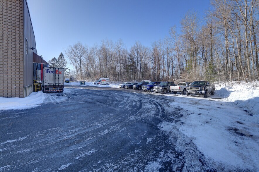 More Photos Of 1 Federico Dr, Pittsfield Light Distribution For Sale