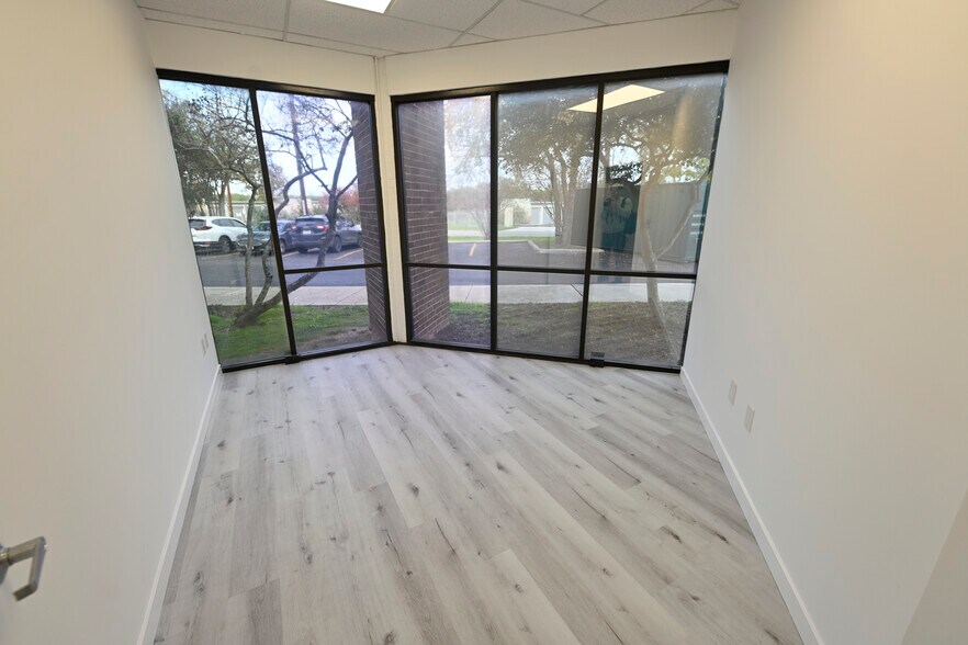 More Photos Of 1313 SE Military Dr, San Antonio Office For Lease