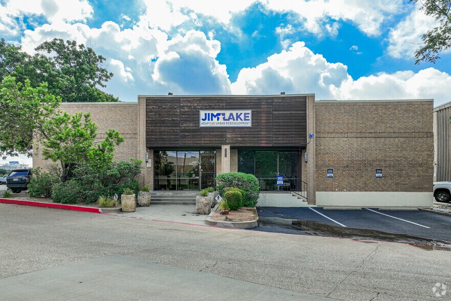 Primary Photo Of 1350 Manufacturing St, Dallas Light Manufacturing For Lease